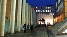 Die Straße der Menschenrechte bei Nacht | Bild: picture-alliance/dpa