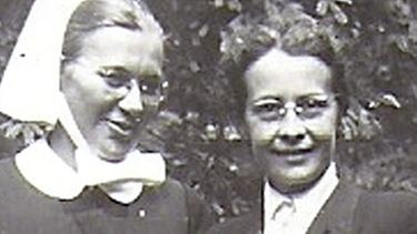 Hildegard Bomhard (rechts) mit einer Neuendettelsauer Diakonisse | Bild: privat
