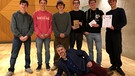 Die Schülerinnen und Schüler des des Gymnasiums der Benediktiner Schäftlarn haben den Publikumspreis für das "Dunkelnacht"-Booktube gewonnen | Bild: BR