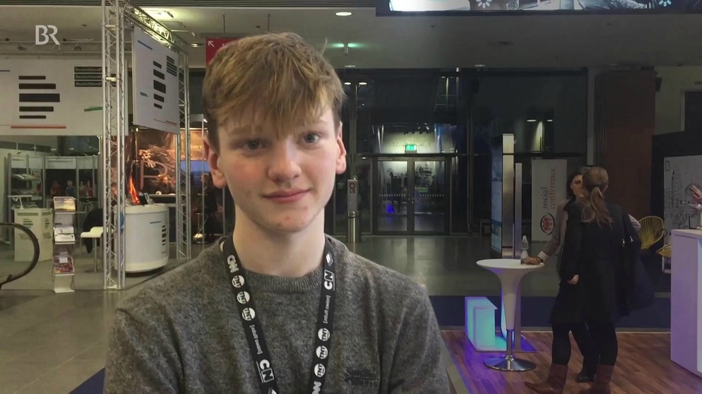 Alex Goodison, 14-jähriger App-Entwickler aus Irland, auf den Medientagen München 2017 | Bild: Bayerischer Rundfunk