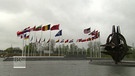Flaggen vor dem NATO-Hauptquartier | Bild: Bayerischer Rundfunk 2024
