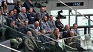 Bundeswehrangehörige im Bundestag | Bild: Bayerischer Rundfunk 2024