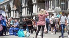 Touristen in Venedig | Bild: Bayerischer Rundfunk 2024