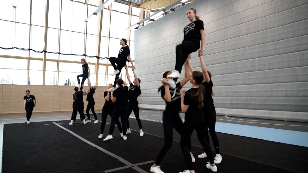 Cheerleader | Bild: Bayerischer Rundfunk 2024
