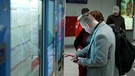 Ticketautomat | Bild: Bayerischer Rundfunk 2024