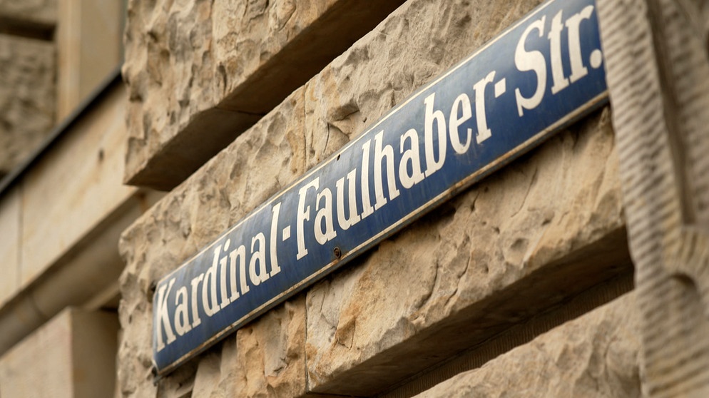 Straßenschild | Bild: Bayerischer Rundfunk 2023