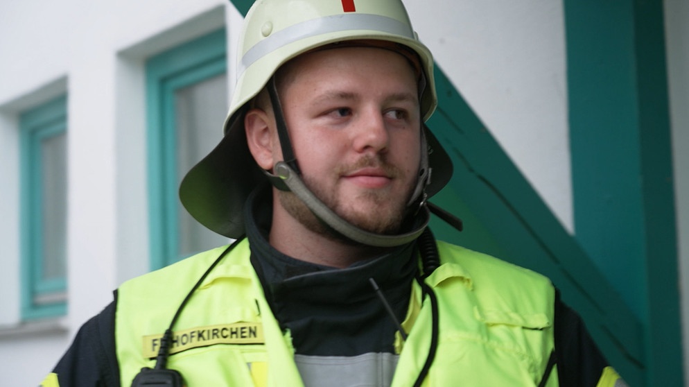 Julian Binder - Bayerns jüngster Feuerwehr-Kommandant | Bild: Bayerischer Rundfunk 2023