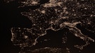 Satellitenaufnahme - Europa bei Nacht. | Bild: Bayerischer Rundfunk 2024
