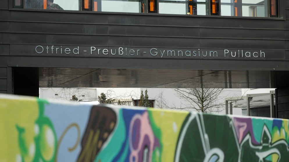 Gymnasium will sich umbenennen - Pullach ohne Otfried Preußler | Bild: Bayerischer Rundfunk 2024