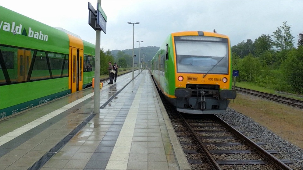 Beschlossene Sache: Reaktivierung der Bahnlinie nach Viechtach | Bild: Bayerischer Rundfunk 2024