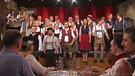 Der Brettl-Spitzen-Chor in der Volkssänger-Revue Brettl-Spitzen XXIII | Bild: Bayerischer Rundfunk 2023