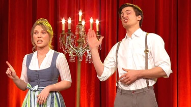 Sophie Barth und Alex Schuhmann in der Volkssänger-Revue Brettl-Spitzen XXIV | Bild: Bayerischer Rundfunk 2023