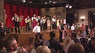Der Brettl-Spitzen-Chor in der Volkssängerrevue Brettl-Spitzen XII. | Bild: Bayerischer Rundfunk