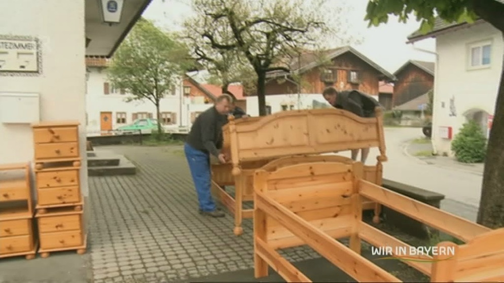 In Altenau geht das große Ausräumen weiter | Bild: Bayerischer Rundfunk
