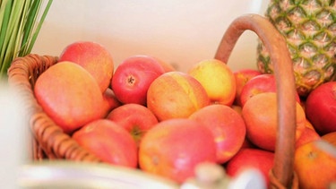 Äpfel in einem Korb | Bild: Bayerischer Rundfunk