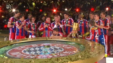 Bayern mit DFB-Pokal | Bild: Bayerischer Rundfunk