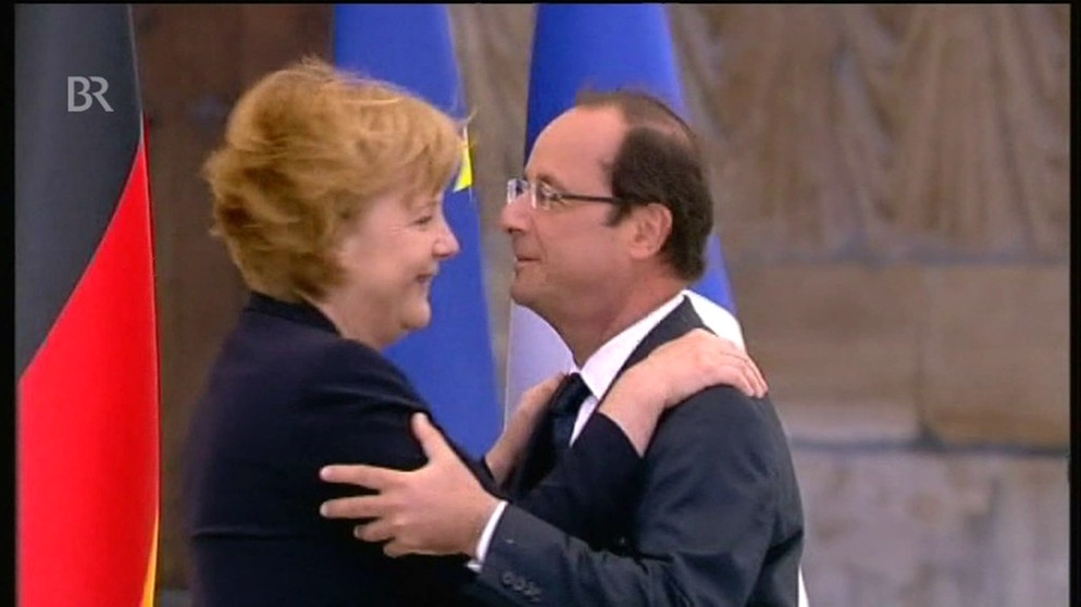 Angela Merkel und Francois Hollande umarmen sich in Reims | Bild: Bayerischer Rundfunk