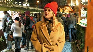 Sabine Pusch besucht einen Münchner Weihnachtsmarkt | Bild: BR