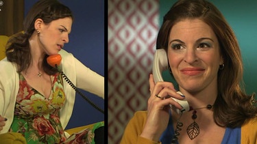 Dana zweimal am Telefon | Bild: Bayerischer Rundfunk
