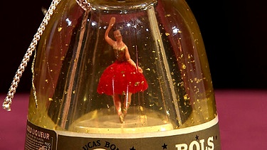 Bols-Flasche mit tanzender Ballerina | Bild: Bayerischer Rundfunk