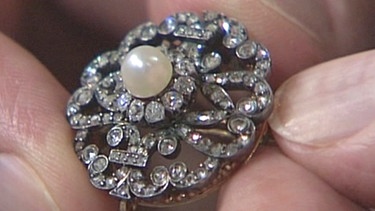 Diamant-Brosche mit Perle | Bild: Bayerischer Rundfunk