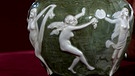 Jugendstilvase vom Flohmarkt mit antiken Motiven | Bild: Bayerischer Rundfunk