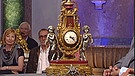 Eine historische Kaminuhr "Typ Luzifer"? Nein: Es ist eine Lyra-Uhr, wie sie unter der französischen Königin Marie Antoinette beliebt im 18. Jahrhundert waren. Diese historisierende Uhr stammt aus dem 20. Jahrhundert. Geschätzter Wert: 450 Euro | Bild: Bayerischer Rundfunk