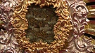 Reliquien-Monstranz. Diese spätbarocke Reliquien-Monstranz wurde um 1760 in München von einem Meister mit der Marke "MW" gefertigt und birgt zahlreiche Reliquien. Wozu dienten sie? Geschätzter Wert: 1.500 bis 1.800 Euro  | Bild: Bayerischer Rundfunk