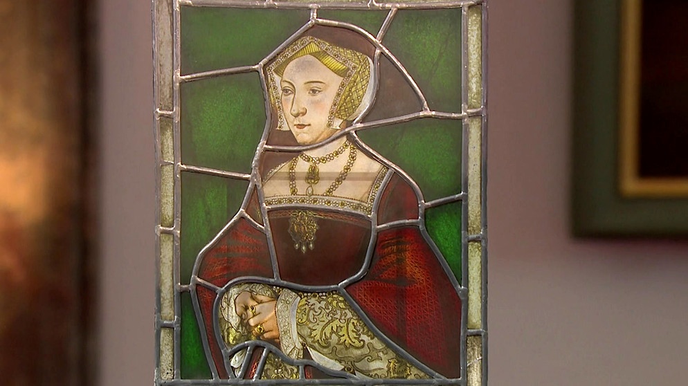 Dieses Glasbild beruht auf einer Vorlage von Hans Holbein dem Jüngeren und stellt Jane Seymour dar, die dritte Ehefrau des englischen Königs Henry VIII. Ein Internetkauf – aber auch ein guter? Geschätzter Wert: 400 bis 600 Euro | Bild: Bayerischer Rundfunk