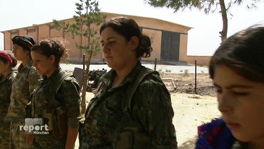 PKK-Kämpferinnen | Bild: Bayerischer Rundfunk