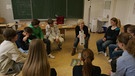 Ein Kurs zur Cannabis-Prävention am Münchner Karlsgymnasium | Bild: Bayerischer Rundfunk 2023