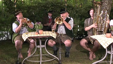 Die Hirmoblosn beim Trachtler- und Musikantentreffen in Passau. | Bild: Bayerischer Rundfunk