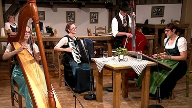 Luftknopfsaitn beim Trachtler- und Musikantentreffen in Passau. | Bild: Bayerischer Rundfunk