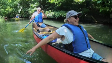Paare beim Kanu fahren | Bild: BR Fernsehen