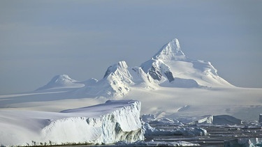 Berge in der Antarktis. | Bild: MEV/Claudia Masur