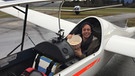 Schwebendes Popcorn?! / Checker Tobi auf dem Segelflugplatz der AKA Flieg in der Nähe von München. Seine Aufgabe: Popcorn essen. | Bild: BR / Megaherz GmbH