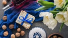 Wein, Nüsse und traditionelle Matzen (ungesäuerte Brote) - Speisen zum Pessachfest | Bild: colourbox.com