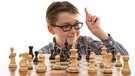 Junge beim Schachspiel | Bild: colourbox.com