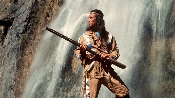 Pierre Brice als Apachen-Häuptling Winnetou | Bild: picture-alliance/dpa