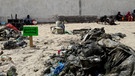 Der Plastikmüll an der Küste vor Dakar wird sortiert und dient der internationalen Forschung. | Bild: Valentina Aversano-Dearborn