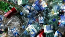 Eine Sammelstelle für Plastikflaschen.   | Bild: colourbox.com
