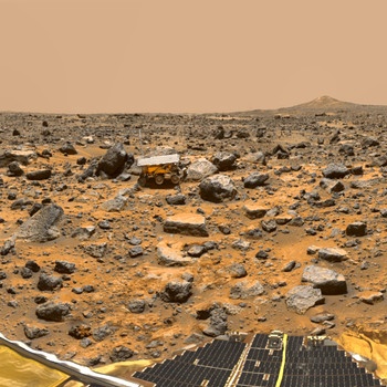 Ein Foto von der Oberfläche des Mars, das von einem Marsroboter aufgenommen wurde. | Bild: picture alliance / ZUMAPRESS.com | NASA