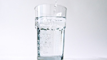 Mineralwasser  | Bild: picture-alliance/dpa