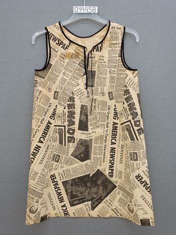 Kleidung aus seltsamen Stoffen: Papierkleid aus dem Jahr 1967. | Bild: TIM Augsburg