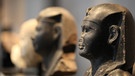Pharaonenbüsten: Im Vordergrund die Sphinxfigur Sesostris' III | Bild: picture-alliance/dpa