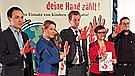 Die Kinderkommission in Berlin macht 2020 beim "Red Hand Day" mit: Unter anderen Bundesfamilienministerin Franziska Giffey (SPD) | Bild: Frank Mischo Kindernothilfe 