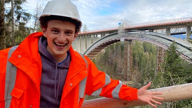 Der Brücken-Check | Checker Julian an der Baustelle der Echelsbacher Brücke bei Weilheim - eine der größten Brücken-Baustellen in Deutschland! | Bild: BR | megaherz gmbh | Nikola Krivokuca