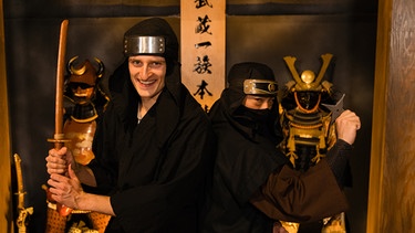 Abenteuer Japan | Julian beim Ninjutsu-Training. So heißt die  Kampf- und Schleichkunst der Ninja. | Bild: BR/megaherz gmbh/Hans-Florian Hopfner