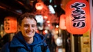 Der Tokio-Check / Bei Nacht ist Tokio ganz besonders bunt. Julian ist auf Entdeckungstour! | Bild: BR/megaherz gmbh/Hans-Florian Hopfner
