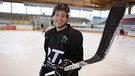Der Eis-Check | Checker Tobi in einer Eishockey-Ausrüstung. | Bild: BR | megaherz gmbh | Hans-Florian Hopfner